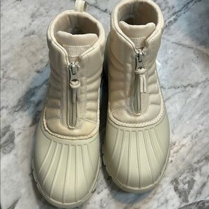 Sperry Off-White Quilted Winter Boots